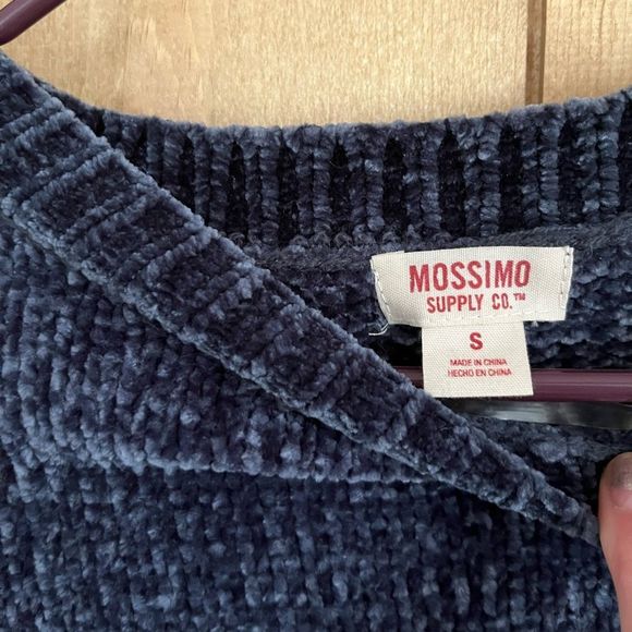 Woman’s Blue Soft Warm Cozy Sweater - Picture 2 of 5